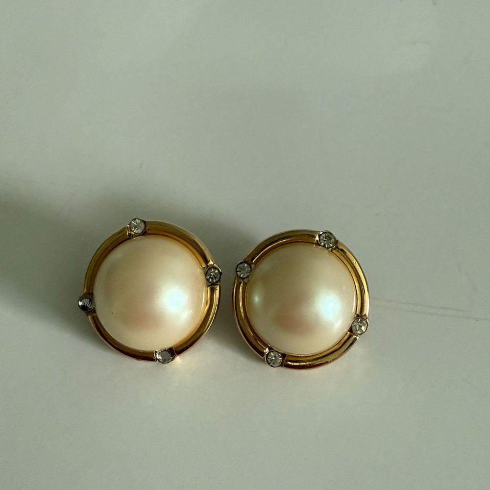Vtg Goldtone Richelieu Faux Pearl Cabochon & Clear Rhinestone Earrings